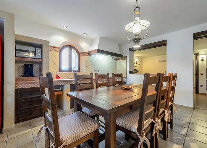 Villa Almond